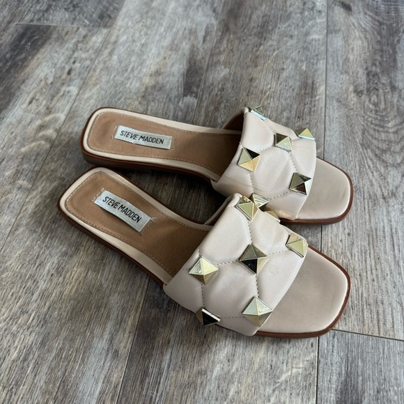 Steve Madden Beige Sandals with Gold Studs - Picture 5 of 8